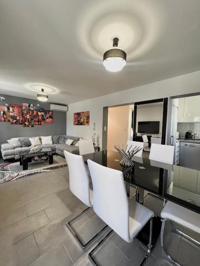 Diego Apartment *